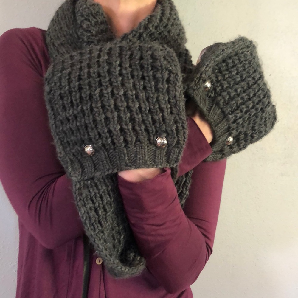 Large weave Michael Kors scarf